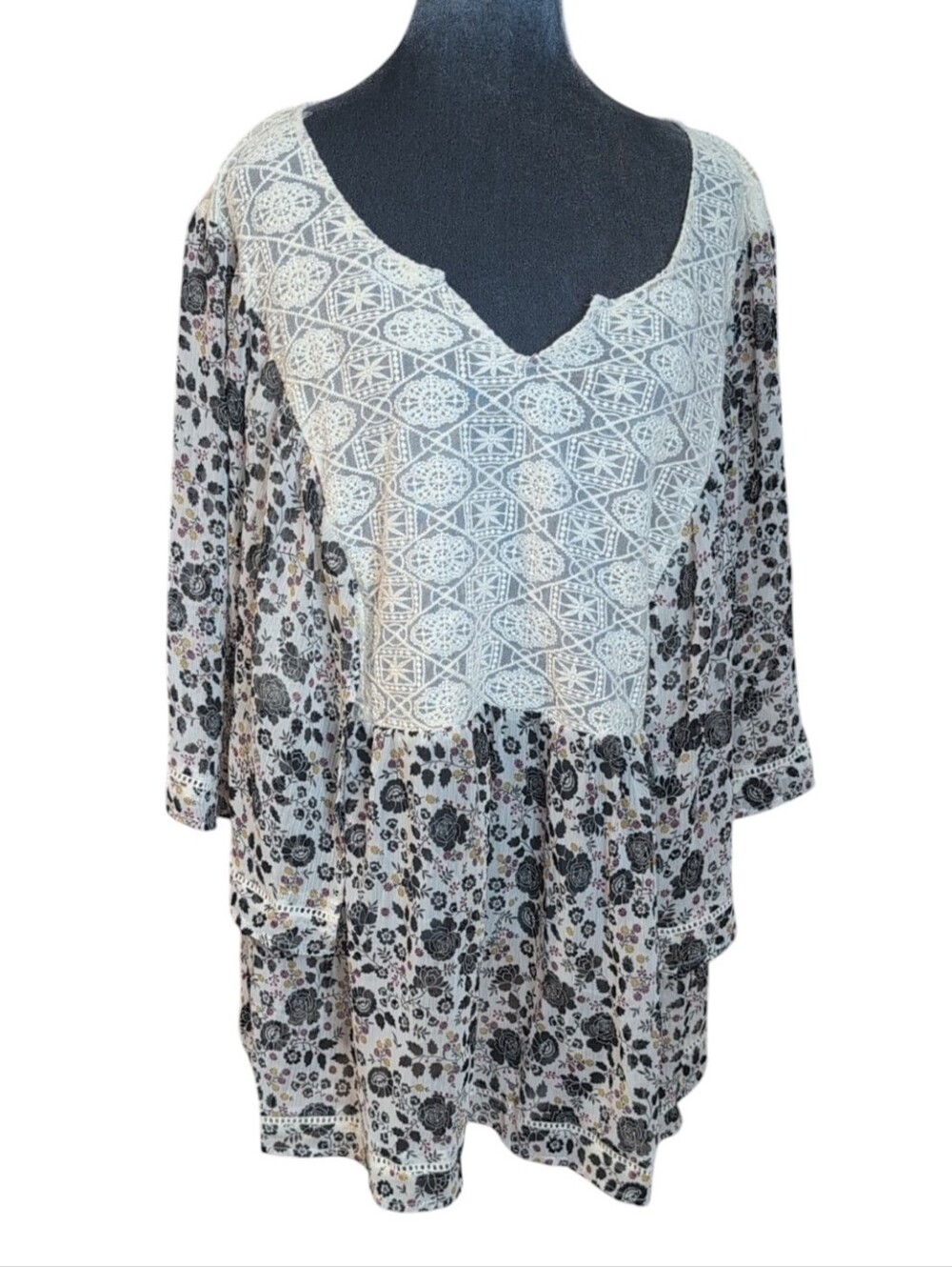 Torrid Floral Chiffon Lace Yoke Top Size 3X